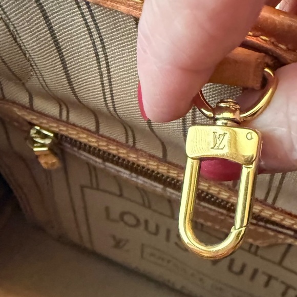 Louis Vuitton PM Neverfell - Picture 11 of 14